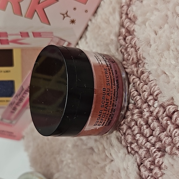 nwt Victoria's Secret LIPS LIKE SUGAR Scrub - Picture 2 of 2
